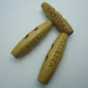 Custom Engraved Side Logo Shape 2-Hole Toggle Button Natural Wooden Coat with Durable and Washable Features