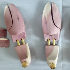 Custom Logo Wood Shoe Trees Adjustable Medium Large Shoe Stretcher for Shoes Display