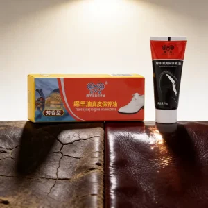 Easy Twist Cap 70G Sheep Oil Shoe Polish