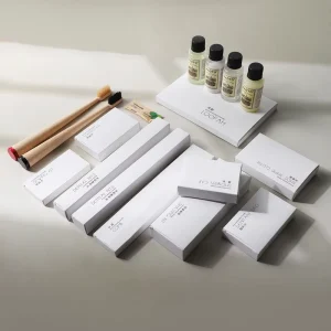 Eco Friendly Bamboo Hotel Amenities Kit Shower Cap Toothpaste Bamboo Toothbrush Biodegradable Recyclable Disposable Travel Size