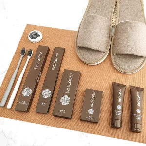 Eco Friendly Portable Disposable Hotel Toiletries Customized Bathroom Amenities Set Kit with Logo Straw Material