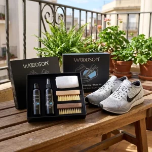 Eco friendly Shoe Care Set Waterproof Spray Shoe Brushes Cleaning Towel Sneaker Cleaning Kit