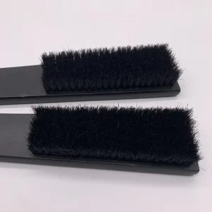 Factory Custom Hotel Shoe Brush Long Wooden Handle 23 Inches 60cm Pig Hair Soft Brush Hanging Loop Grip