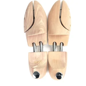 High Quality Single Tier Cedar Shoe Trees Adjustable Shoe Stretchers with Exquisite Workmanship Hangers Stock