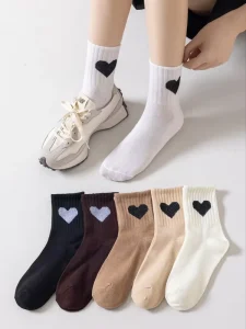 Solid Color Knitted Sports Casual Polyester Crew Socks Breathable Sweat-absorbing ODM Cuff Bottom Love Heart Printed Spring