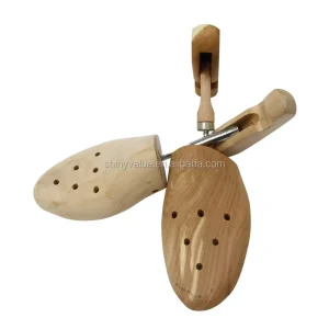 Twistable Wooden Type Aromatic Red Cedar Wood Shoe Tree with Holes in the Front Part Size 35 48