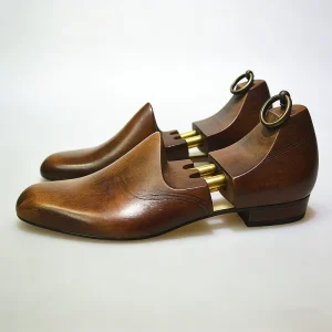 Wood Adjustable Anti-Wrinkle Shoe Tree with Gold Tubes Custom Fit Anti-Deformation Support